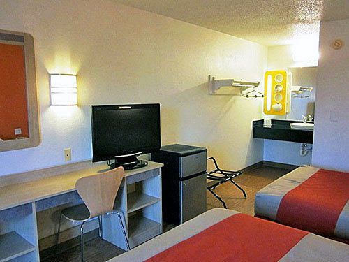 6 Northeast Hotel 2*